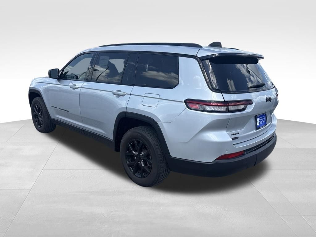 Used 2024 Jeep Grand Cherokee L Laredo SUV