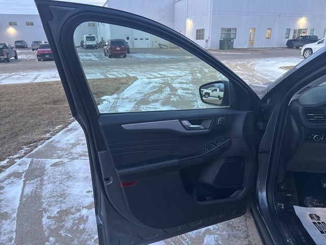2024 Ford Escape Platinum - Photo 12