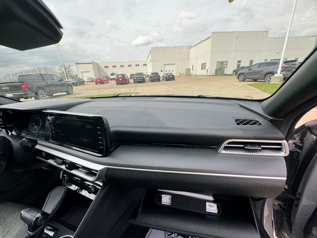 2022 Kia K5 61