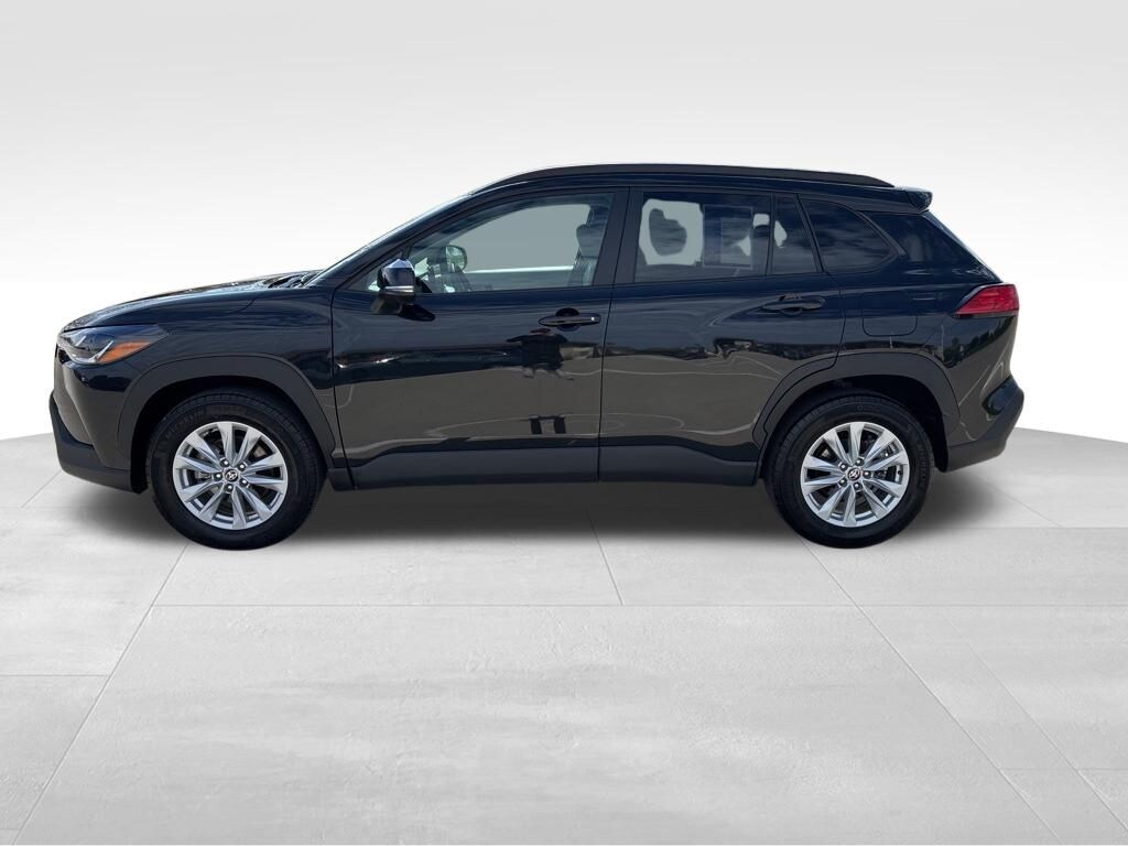 Used 2024 Toyota Corolla Cross LE SUV