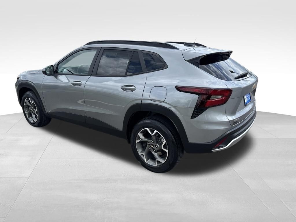 Used 2024 Chevrolet Trax LT SUV