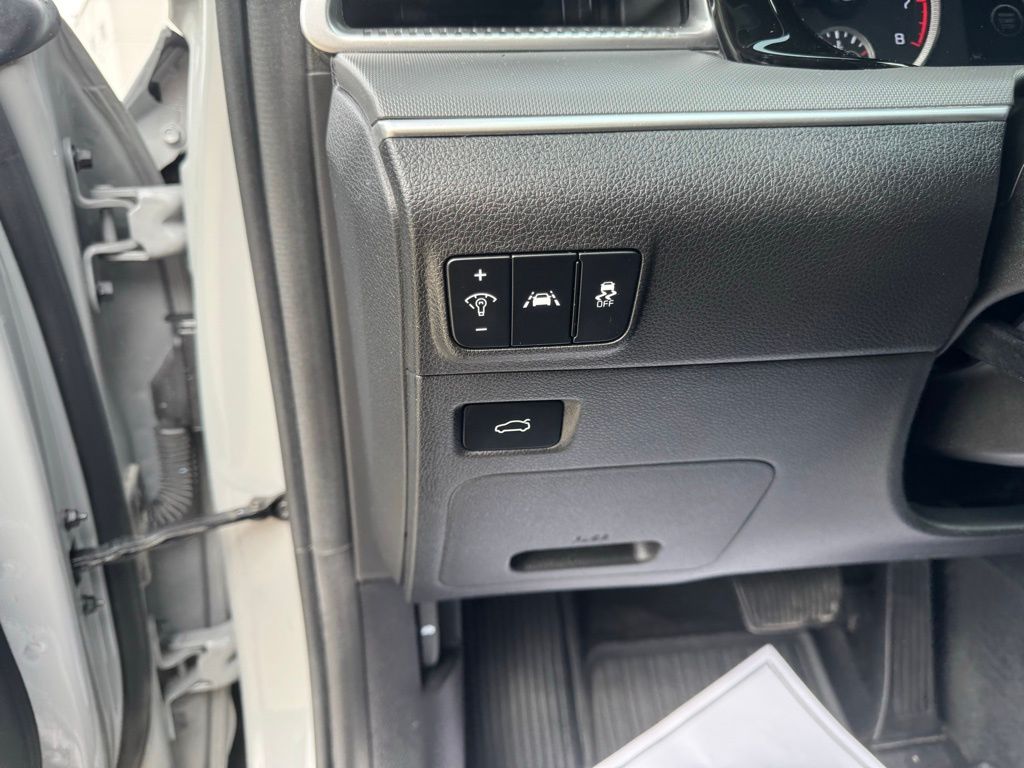 2022 Kia K5 18