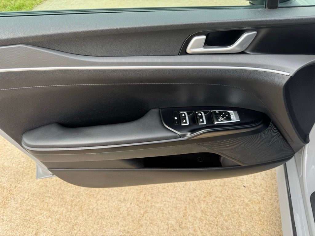 2022 Kia K5 16