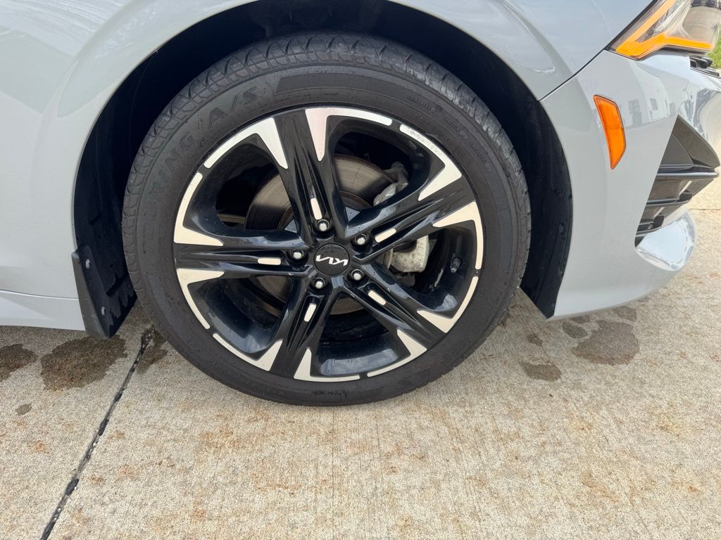2022 Kia K5 63