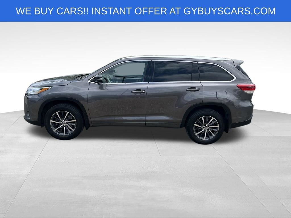 Used 2017 Toyota Highlander XLE V6 SUV