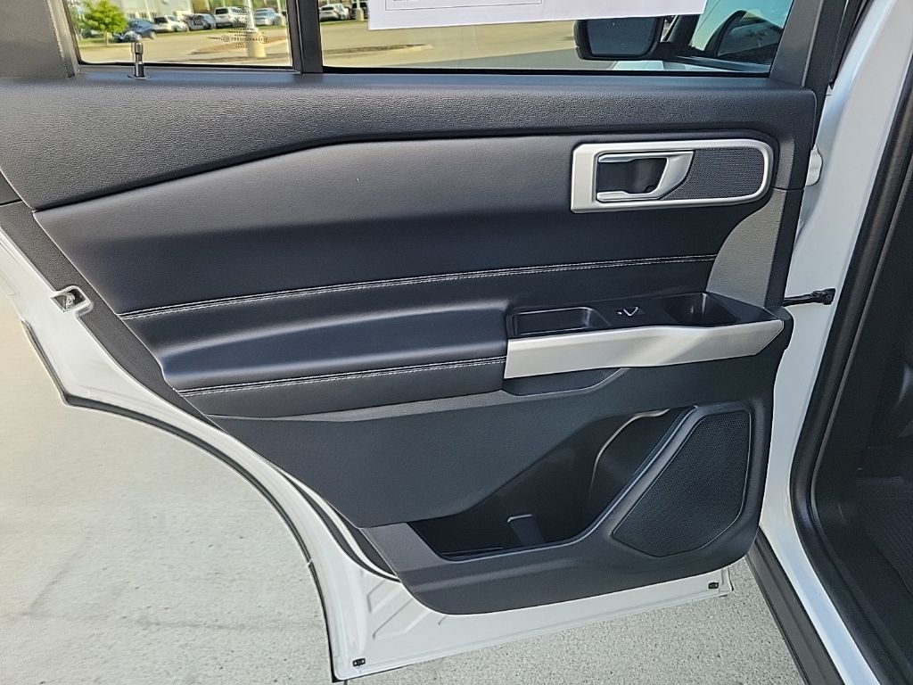 2023 Ford Explorer XLT - Photo 11