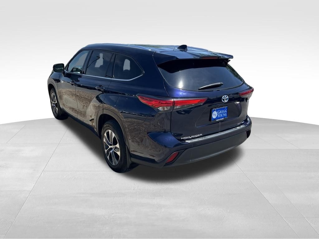 Used 2021 Toyota Highlander Hybrid XLE SUV