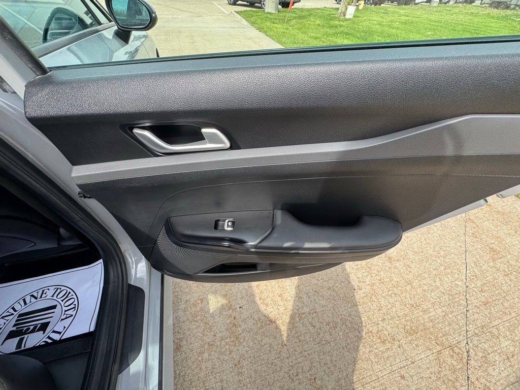 2022 Kia K5 53