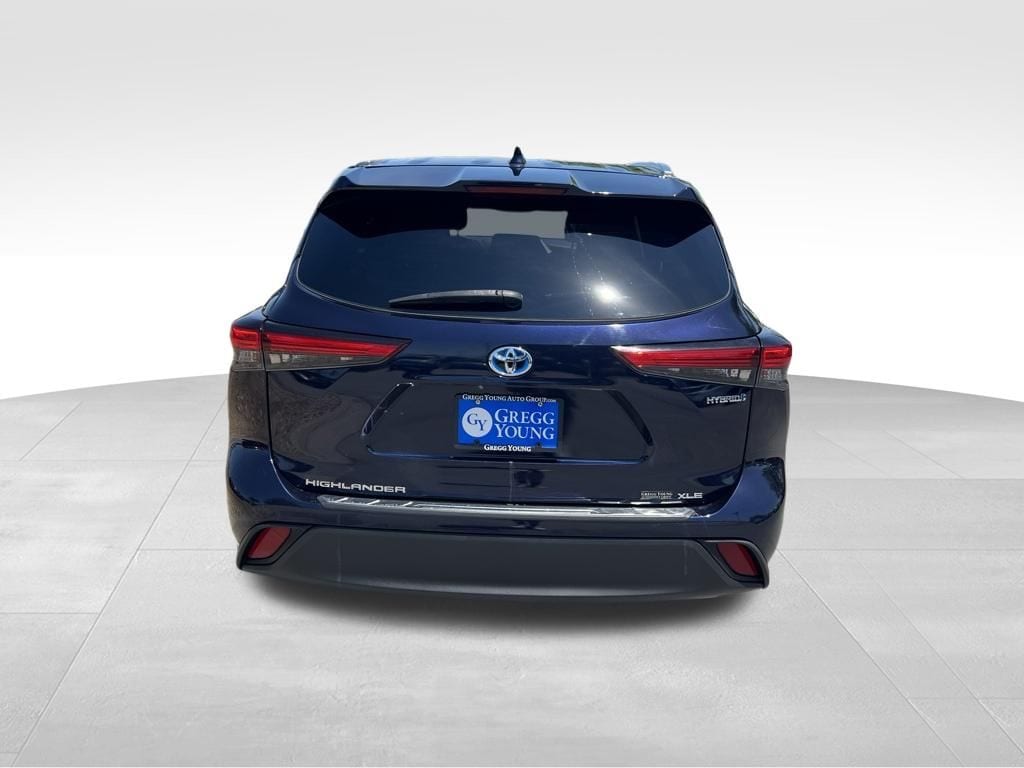 Used 2021 Toyota Highlander Hybrid XLE SUV