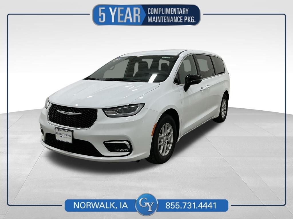 Used 2025 Chrysler Pacifica Select Van Passenger Van