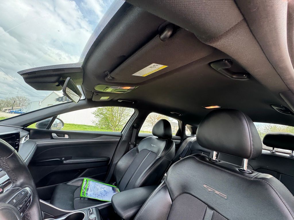 2022 Kia K5 35