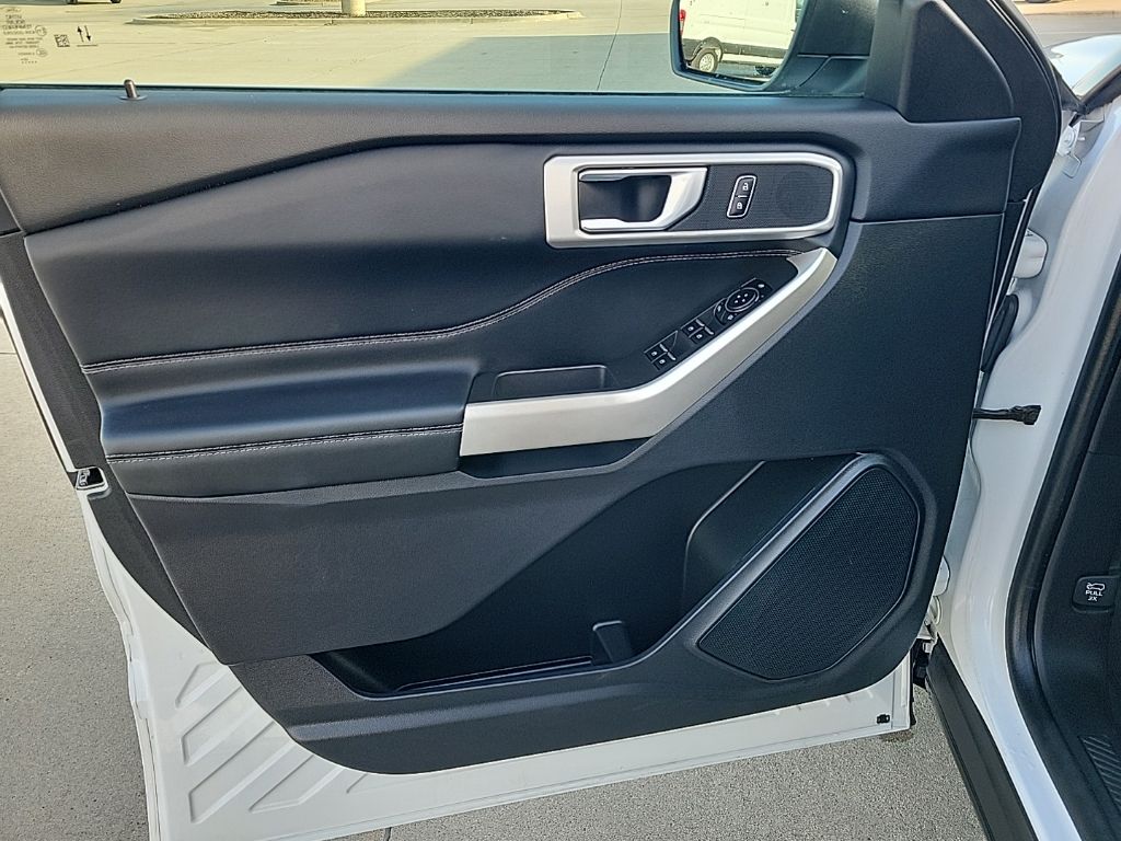 2023 Ford Explorer XLT - Photo 18