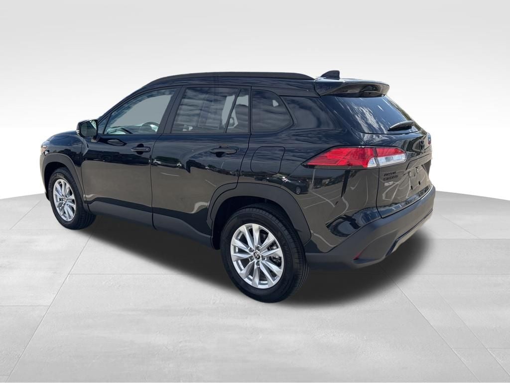 Used 2024 Toyota Corolla Cross LE SUV
