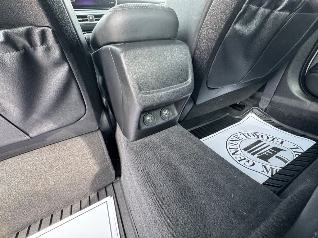 2022 Kia K5 43