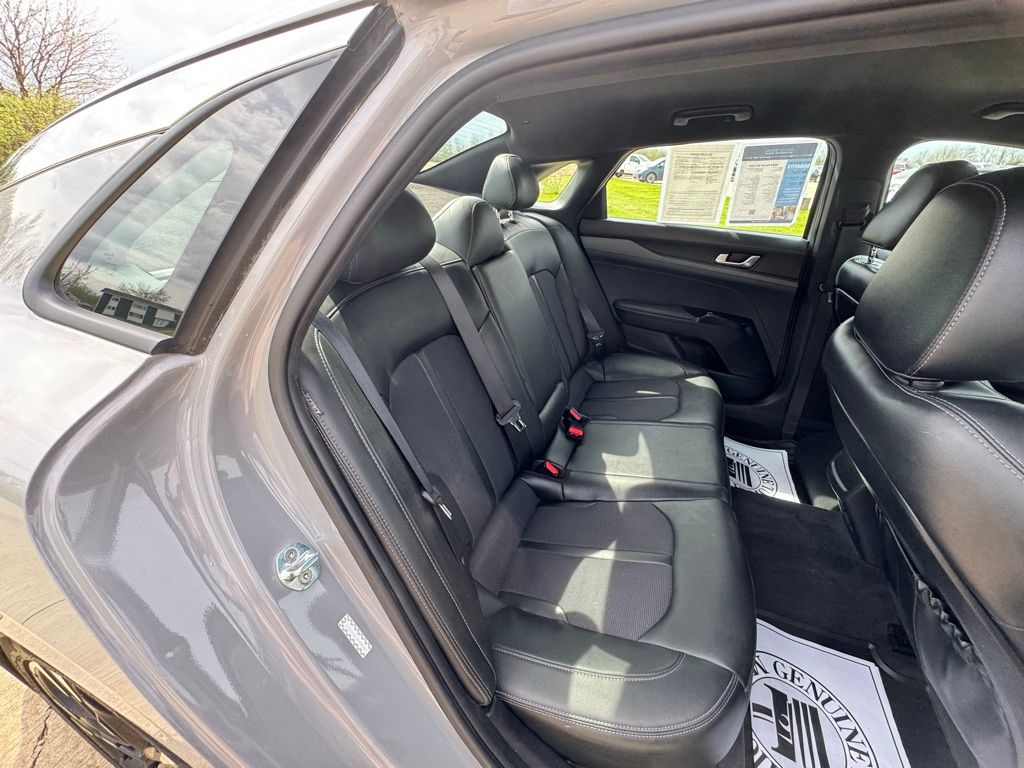 2022 Kia K5 51