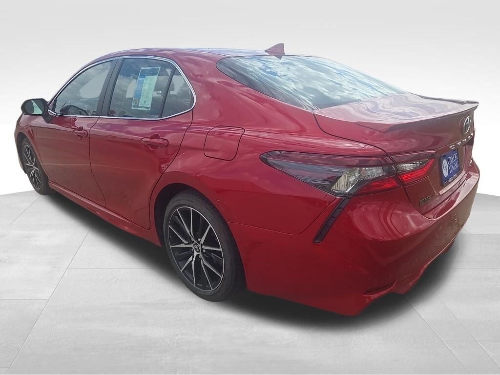 Used 2023 Toyota Camry SE Sedan