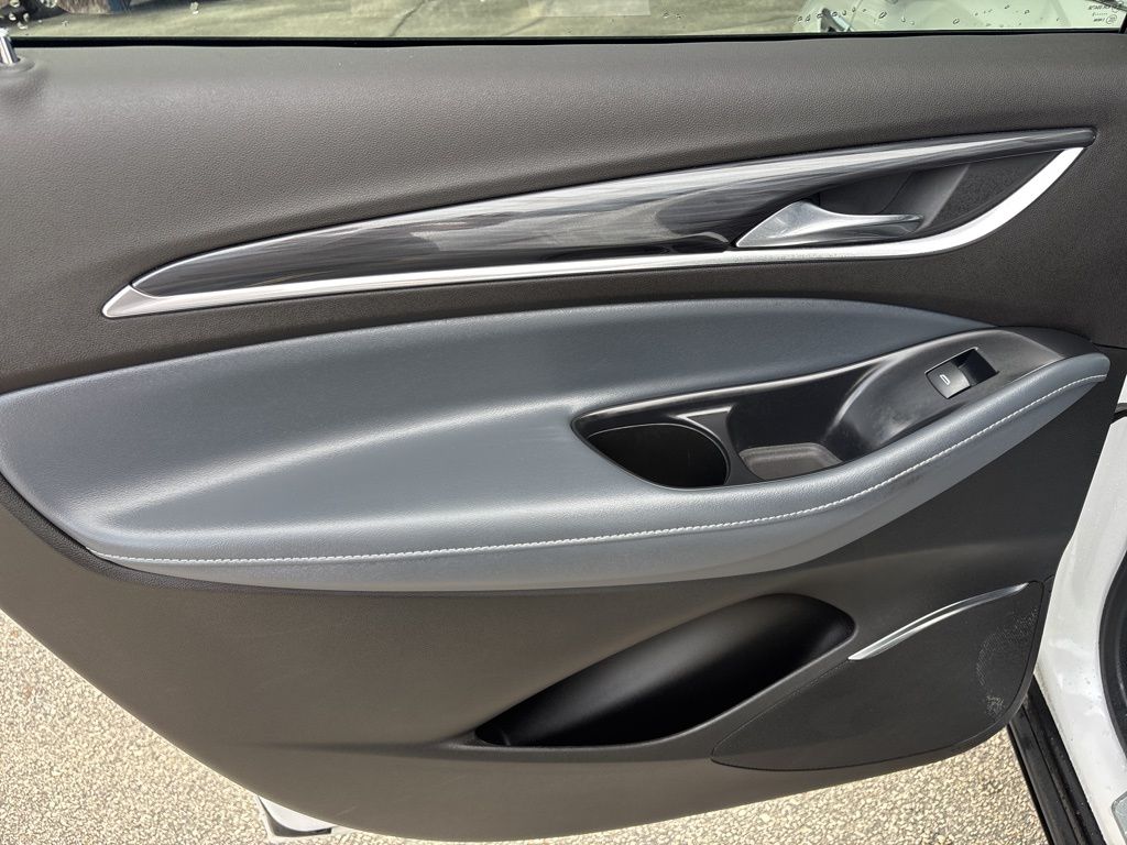 2022 Buick Enclave Essence - Photo 36