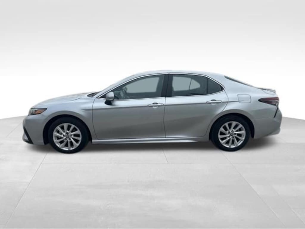 Used 2024 Toyota Camry SE Sedan