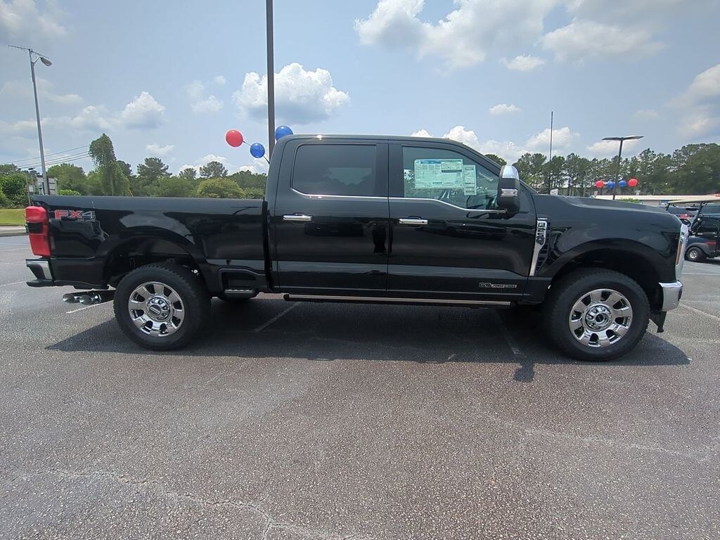 New 2025 Ford F-250SD Lariat Truck