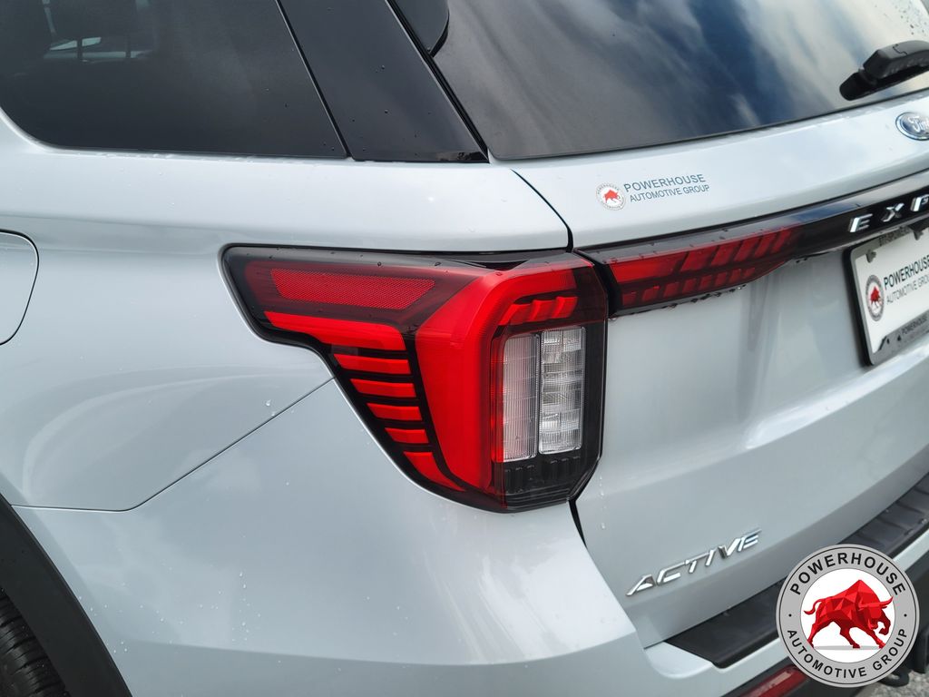 2026 Ford Explorer Active - Photo 13