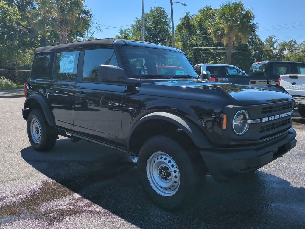 New 2025 Ford Bronco Base SUV