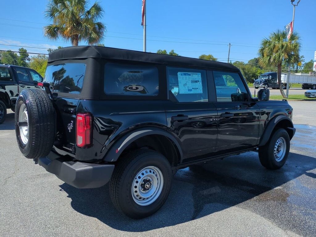 New 2025 Ford Bronco Base SUV