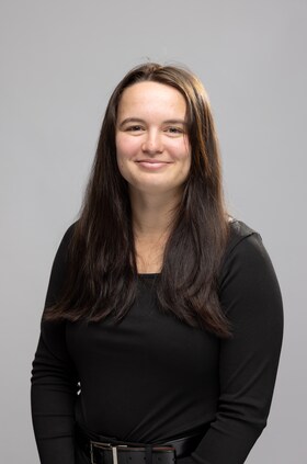 Staff member ALLI HODNETT from ID_99ccce