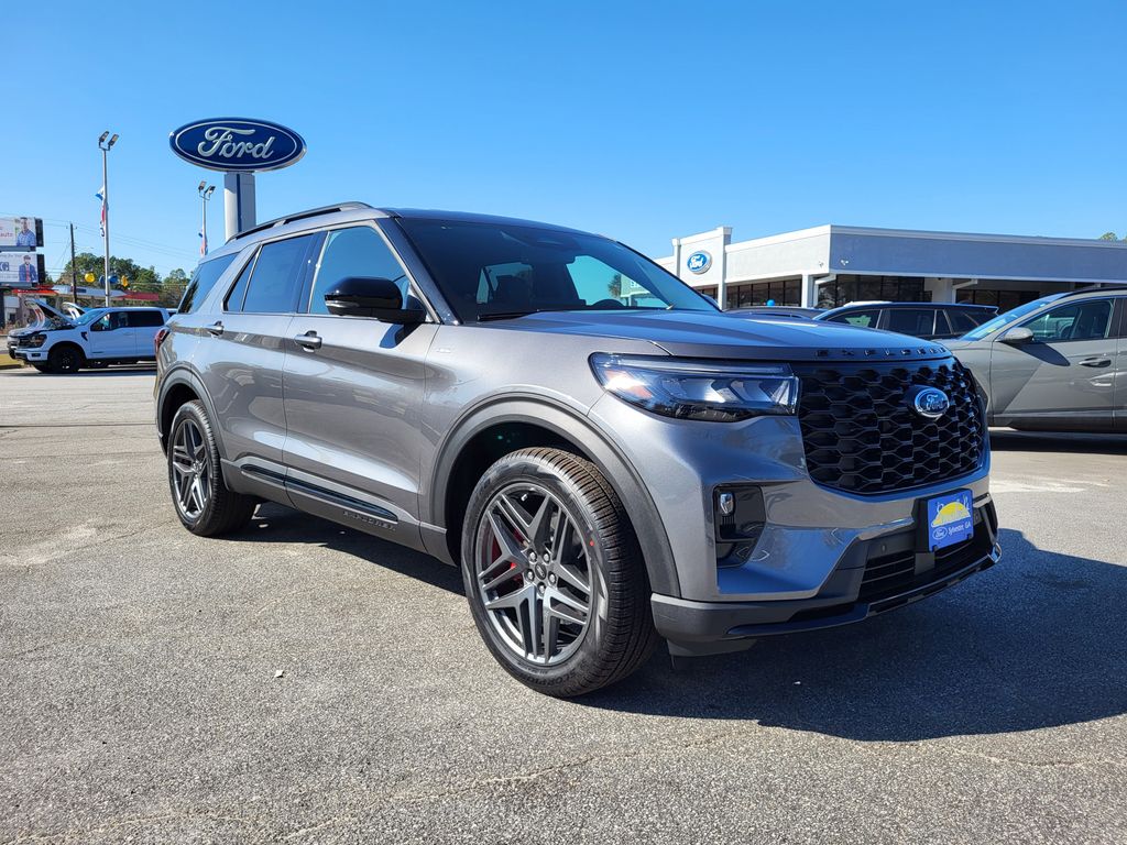 2026 Ford Explorer ST-LINE's photo