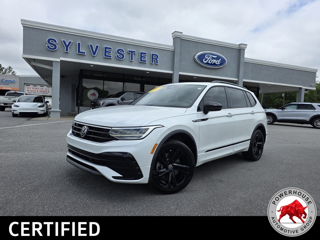 2023 Volkswagen Tiguan 2.0T SE R-Line Black's photo
