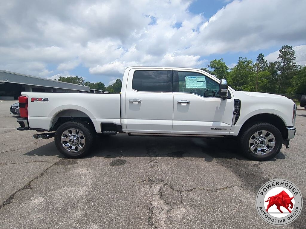 New 2025 Ford F-350SD Lariat Truck