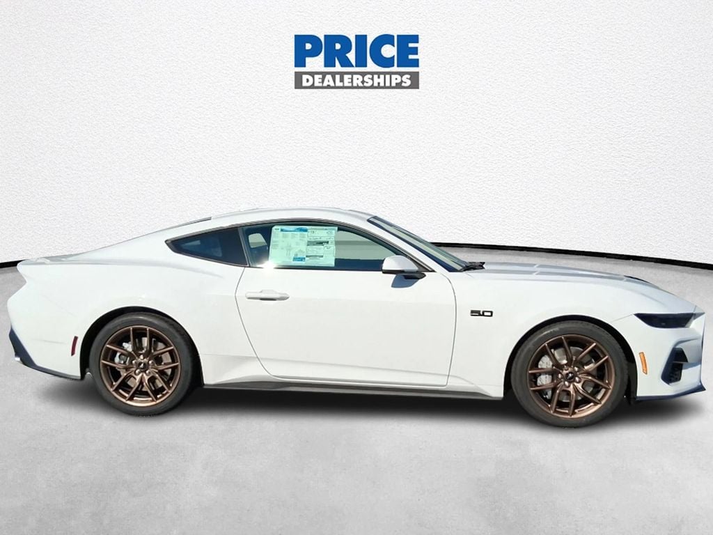 2025 Ford Mustang GT Premium Fastback - Photo 2