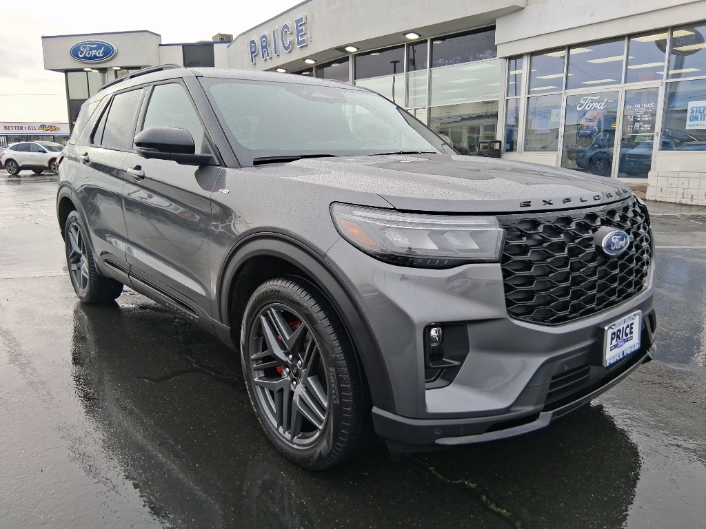 2025 Ford Explorer ST-LINE's photo