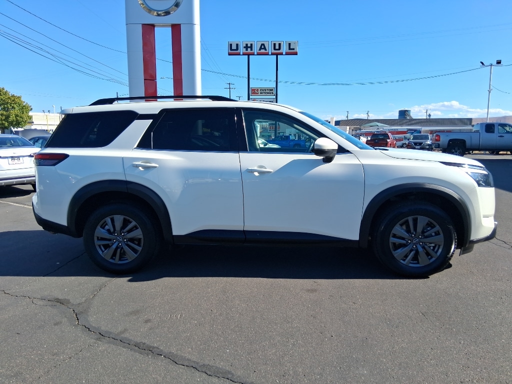 Used 2024 Nissan Pathfinder SV SUV