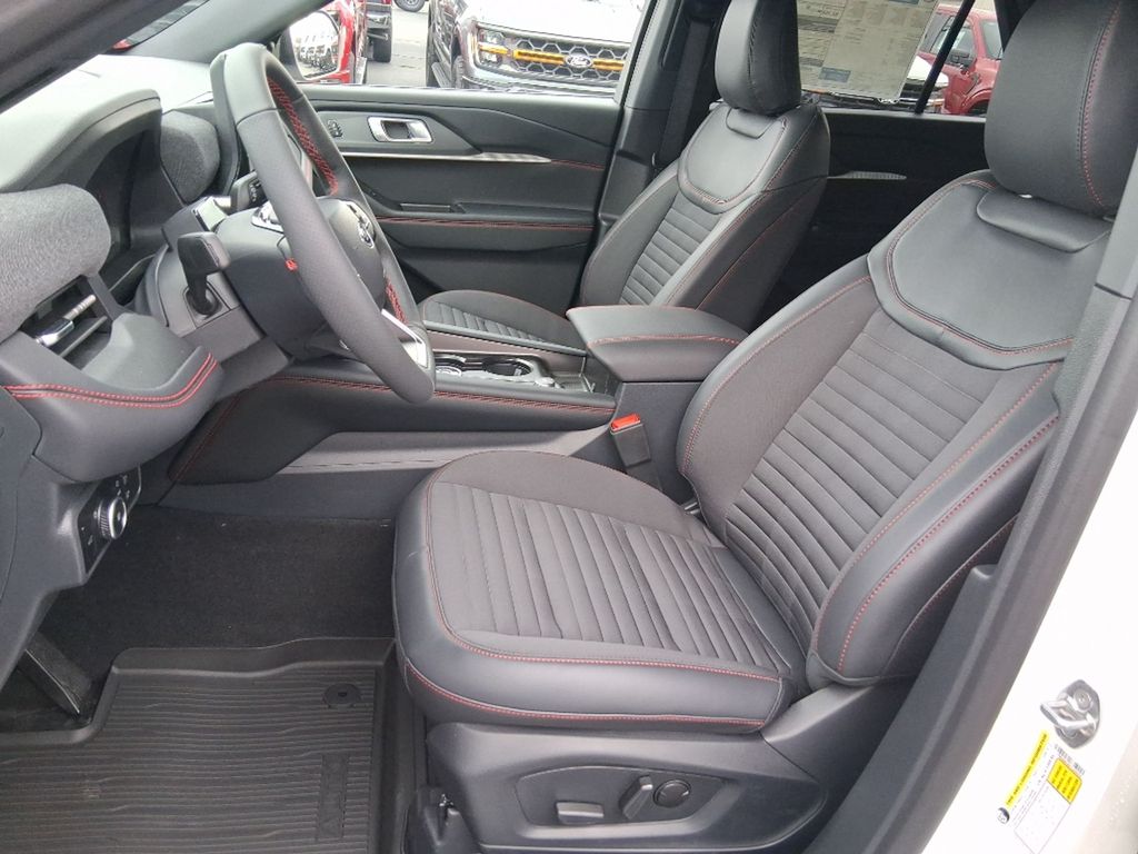 2026 Ford Explorer ST-Line - Photo 10