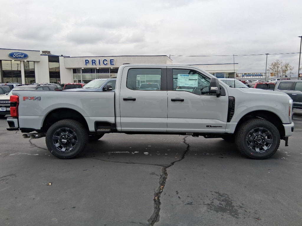 New 2025 Ford F-250 XL Truck Crew Cab