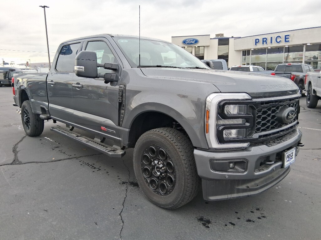 New 2025 Ford F-350 Truck Crew Cab