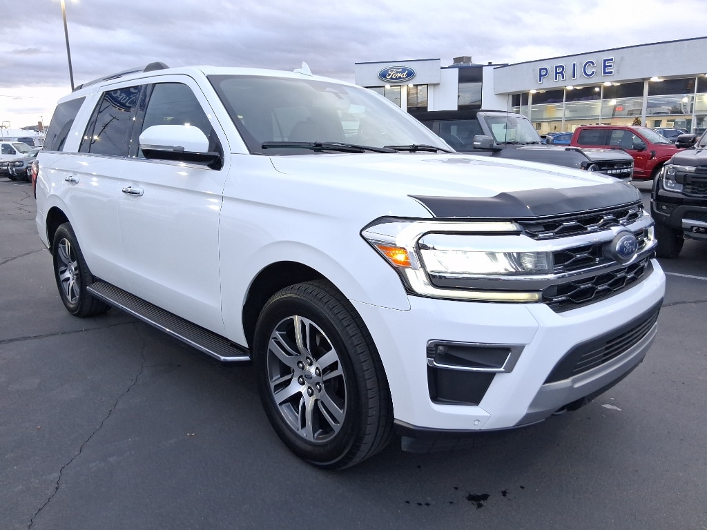 2023 Ford Expedition Limited's photo