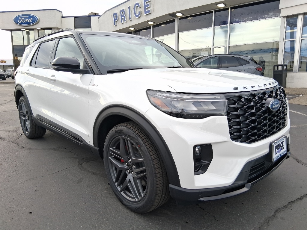 2026 Ford Explorer ST-LINE's photo