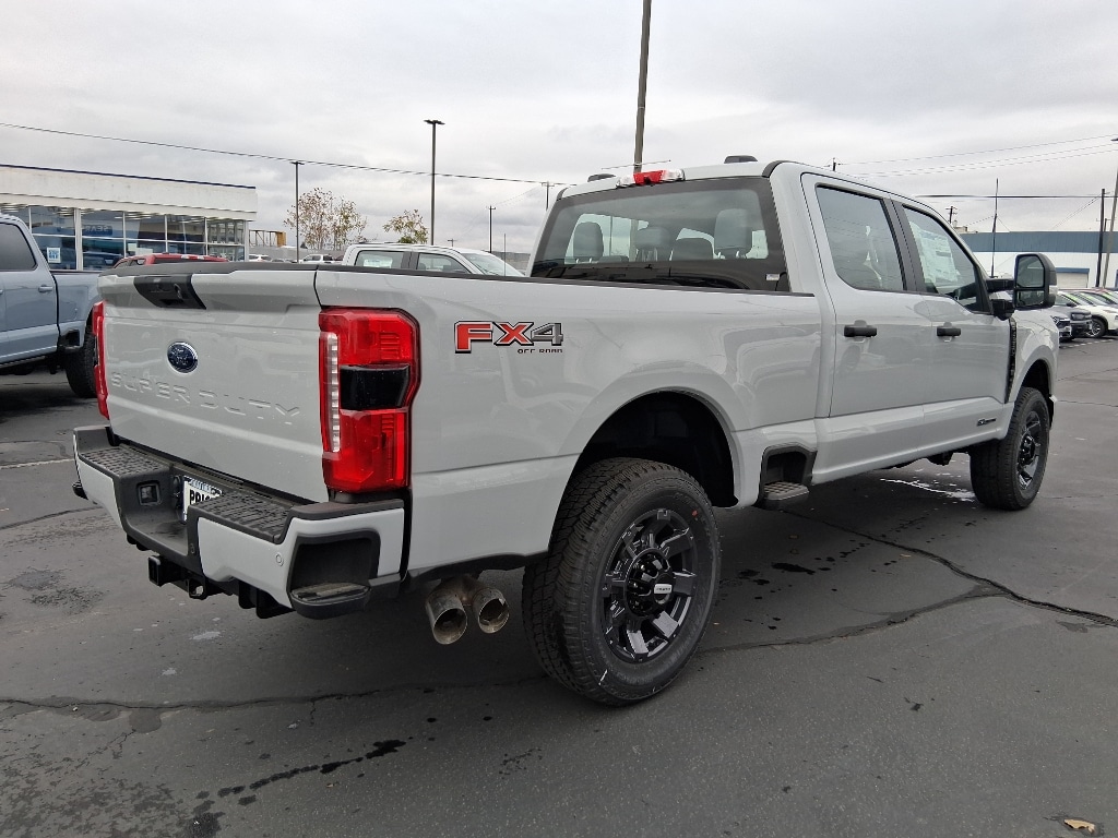 New 2025 Ford F-250 XL Truck Crew Cab