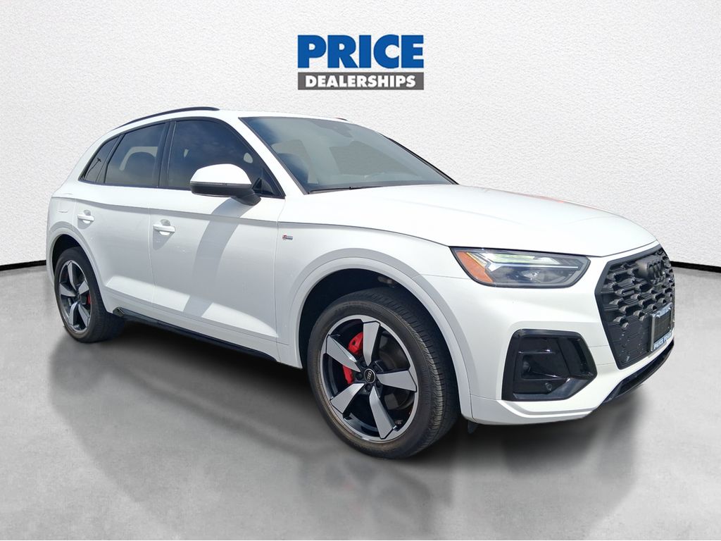 2024 Audi Q5 45 Premium Plus's photo