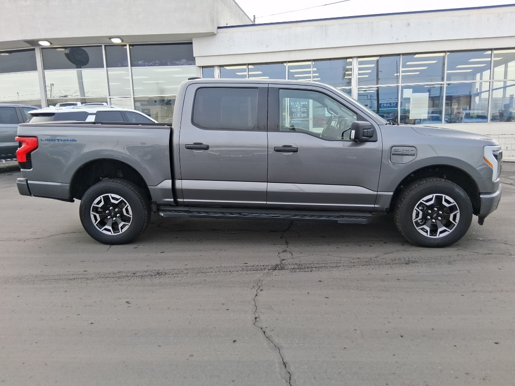 Used 2022 Ford F-150 Lightning XLT with VIN 1FTVW1EL1NWG02441 for sale in Yakima, WA