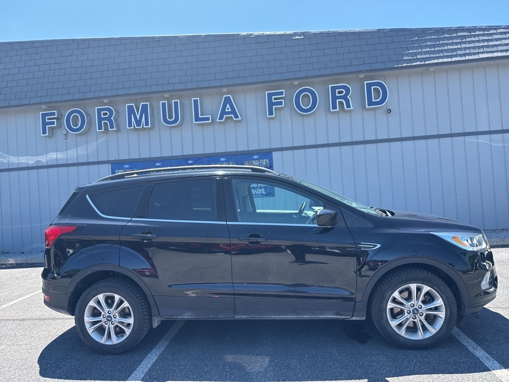 Used 2019 Ford Escape SEL with VIN 1FMCU9HD2KUC17585 for sale in Rutland, VT