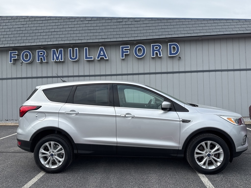 Used 2019 Ford Escape SE with VIN 1FMCU9GD6KUA57163 for sale in Rutland, VT