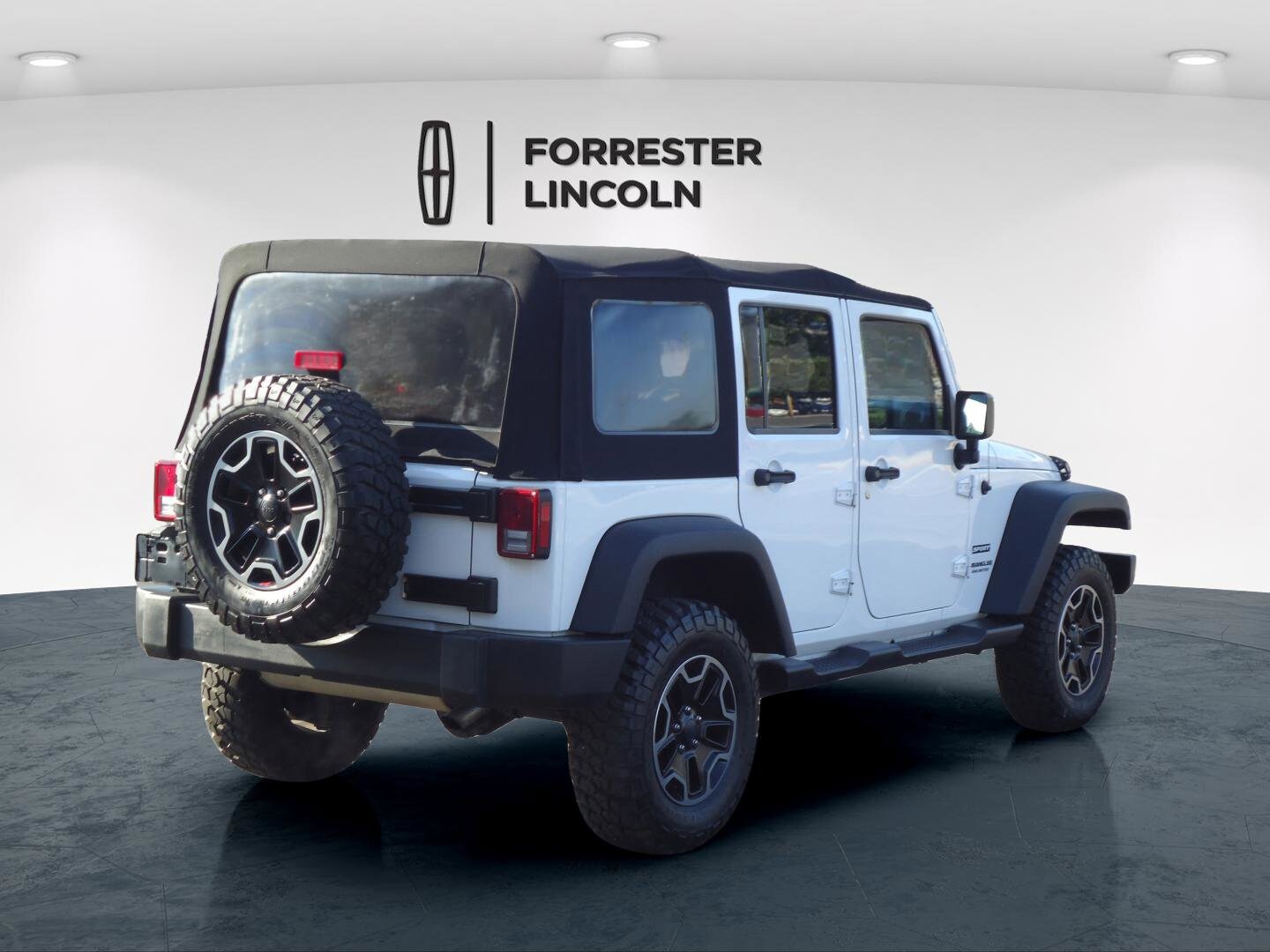 2017 Jeep Wrangler Unlimited Sport photo 3