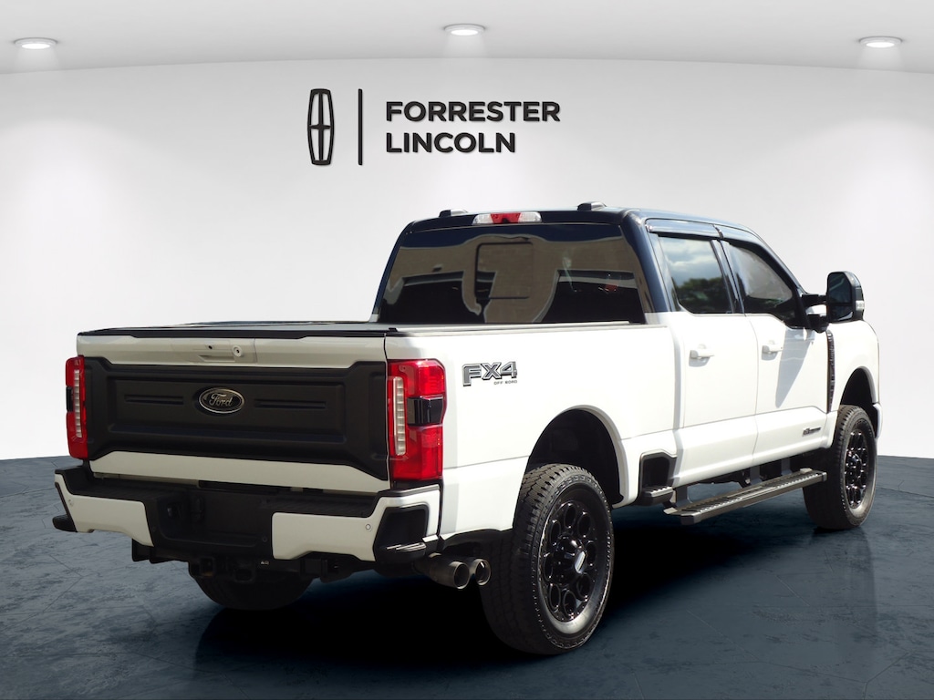 Used 2025 Ford F-250SD Lariat Truck