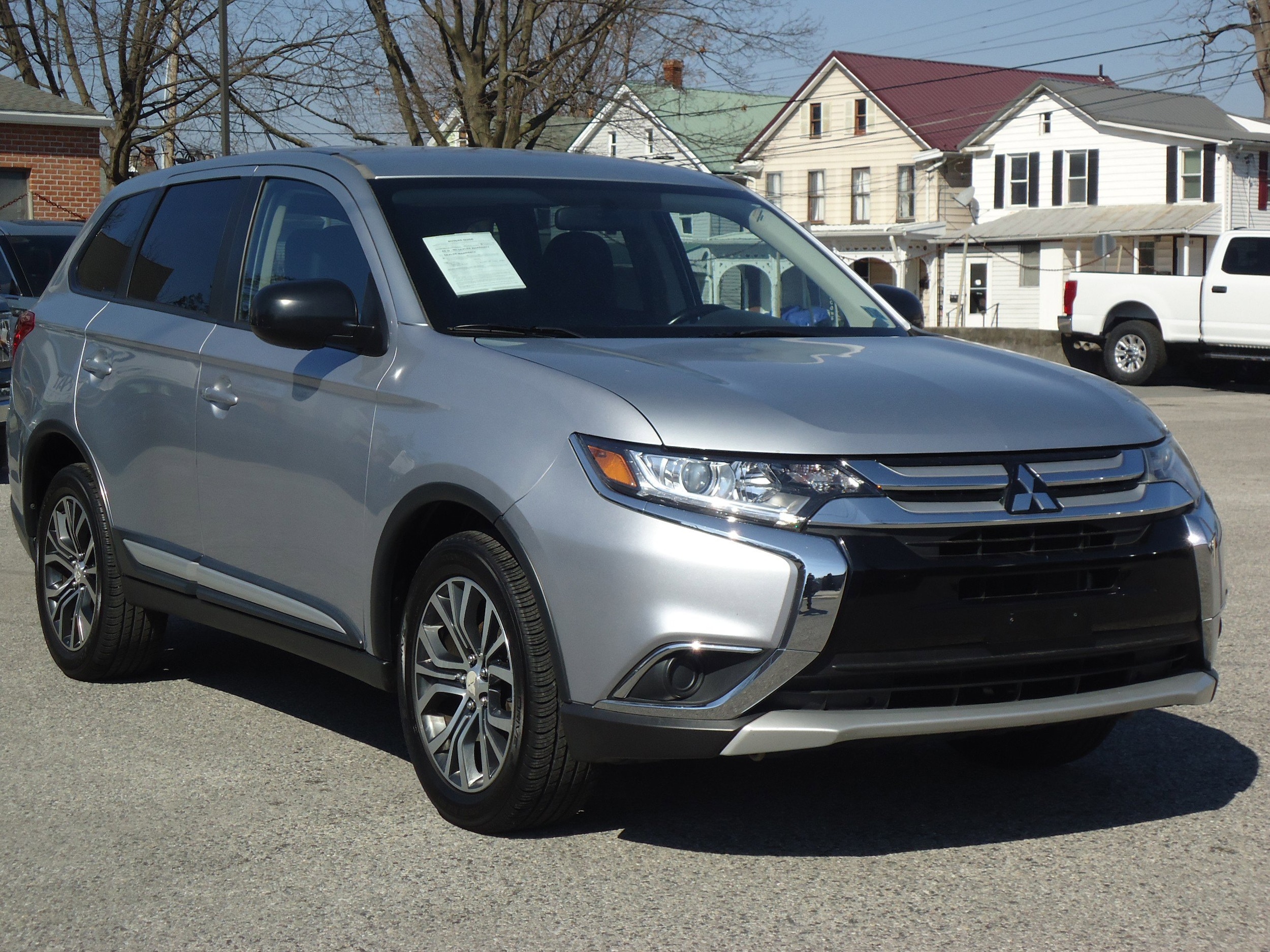 2016 Mitsubishi Outlander ES