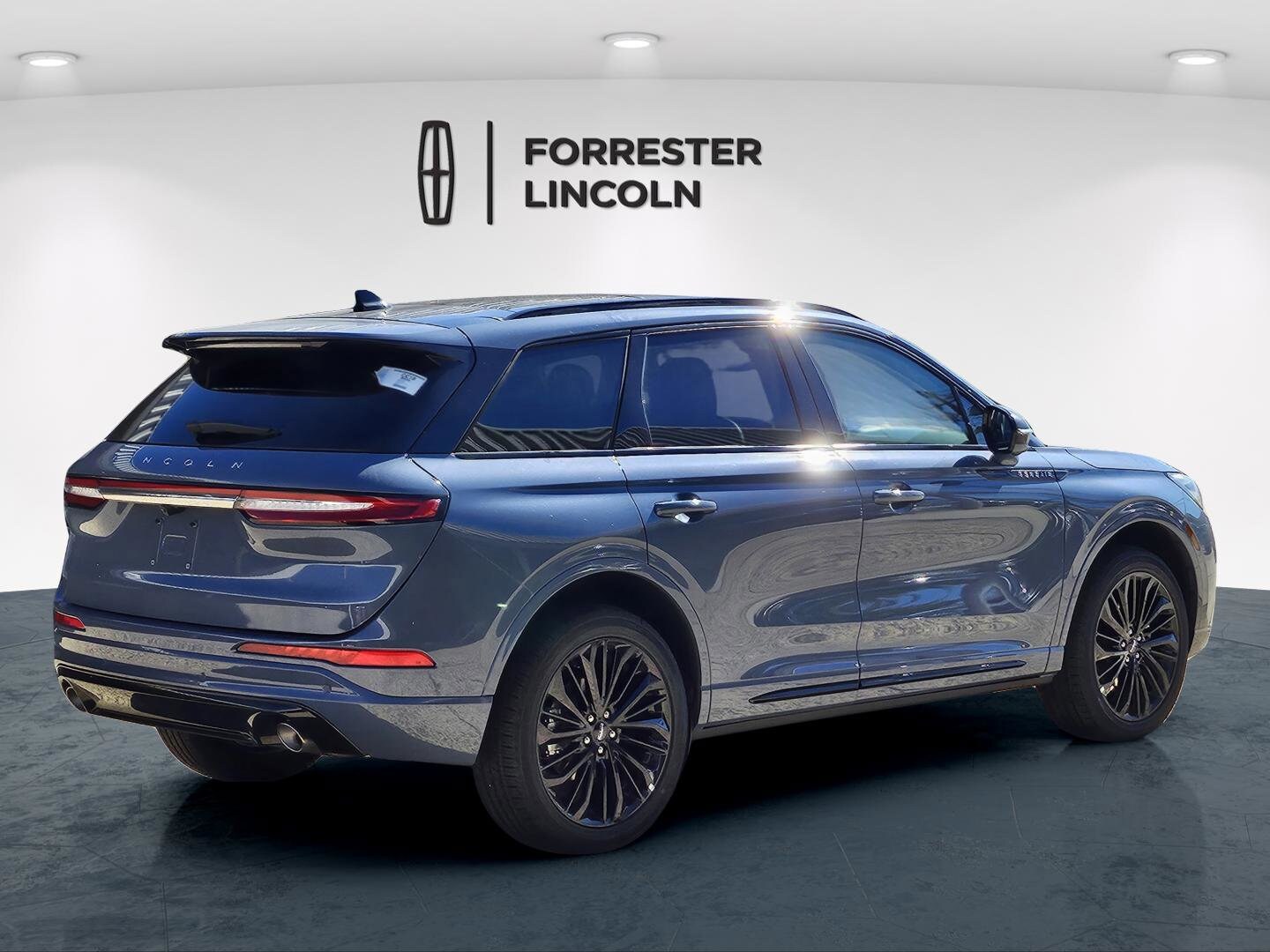 2026 Lincoln Corsair Premiere photo 2