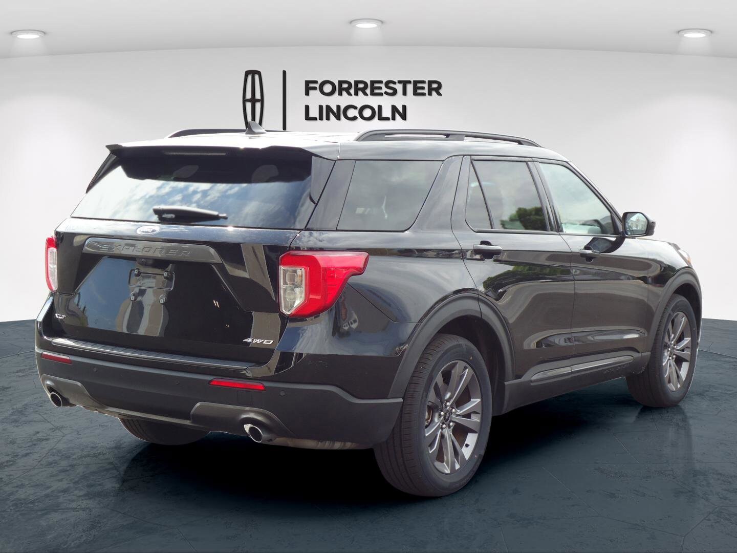 2022 Ford Explorer XLT photo 3