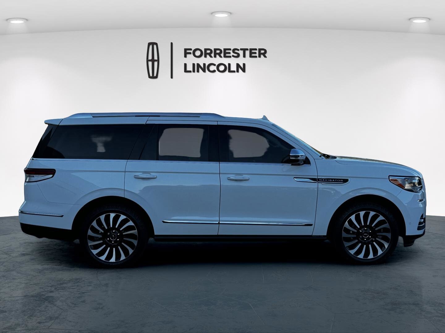 2022 Lincoln Navigator Black Label photo 4