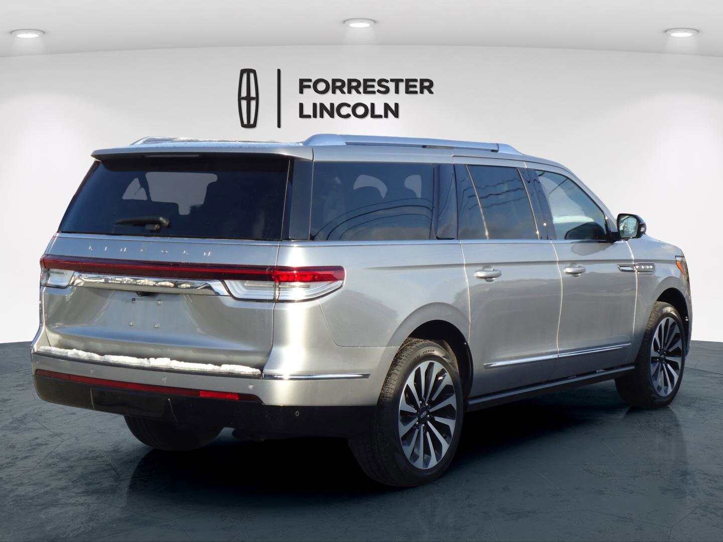 2024 Lincoln Navigator L Reserve photo 3